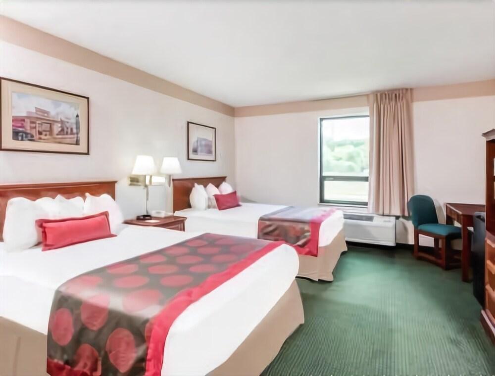 Ramada By Wyndham Strasburg Dover Экстерьер фото