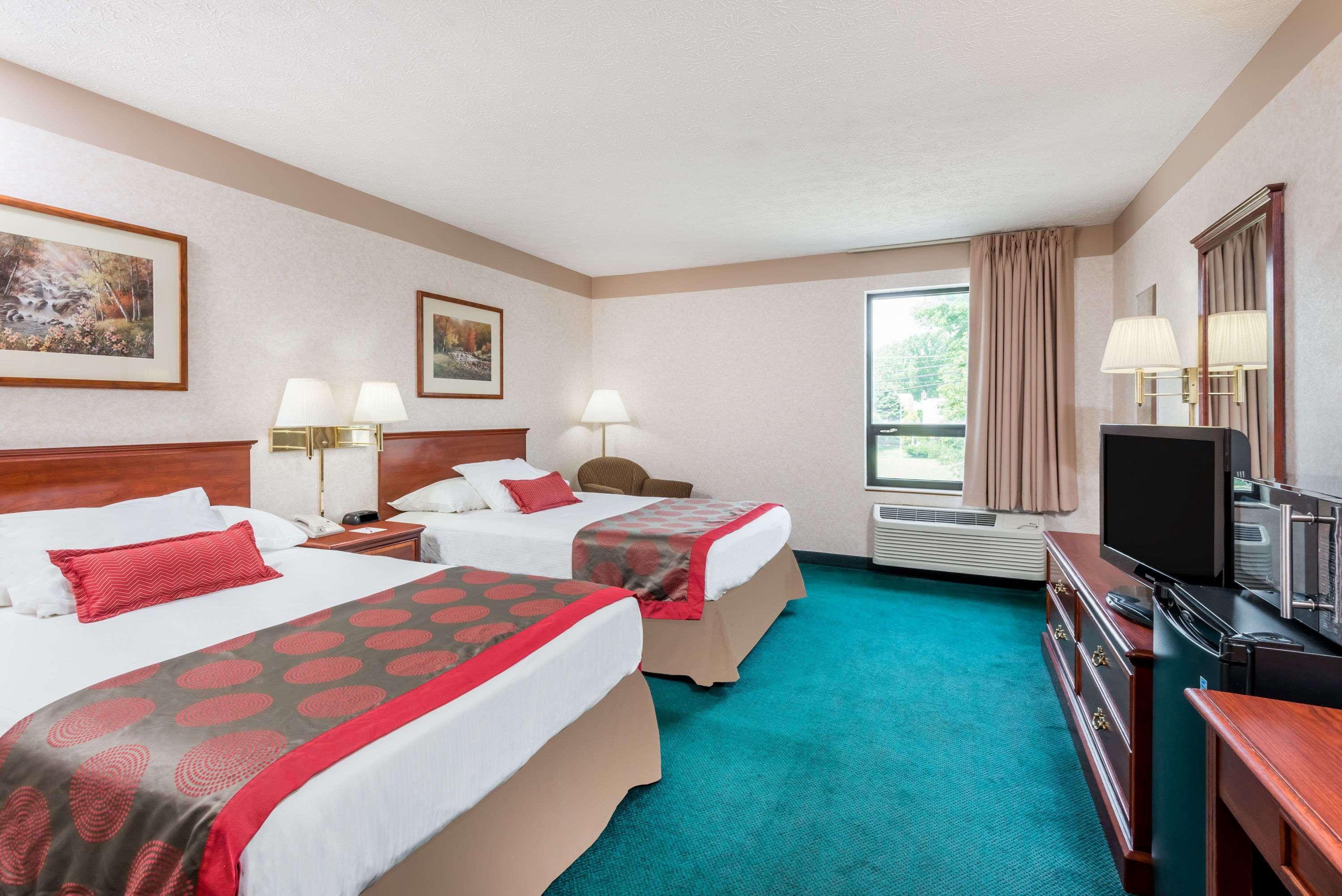 Ramada By Wyndham Strasburg Dover Экстерьер фото